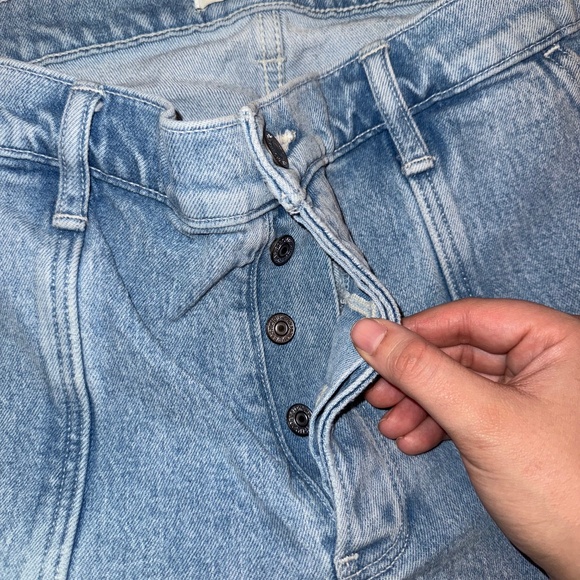 Abercrombie cargo like Denim - Picture 2 of 4